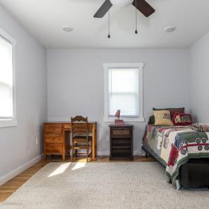 MLS 301 Walker St-20