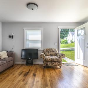 MLS 301 Walker St-12