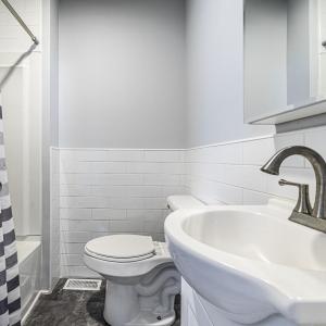 MLS 301 Walker St-16