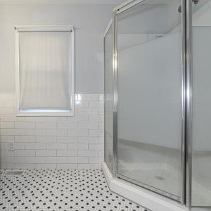 MLS 301 Walker St-18