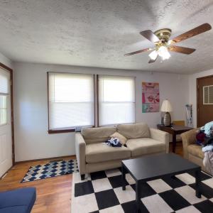 108 Moore Living room 4