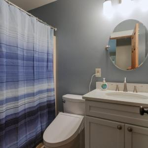 Full bathroom 2
