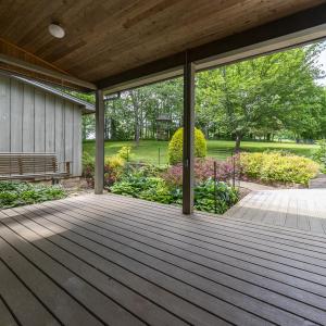 Covered entry porch