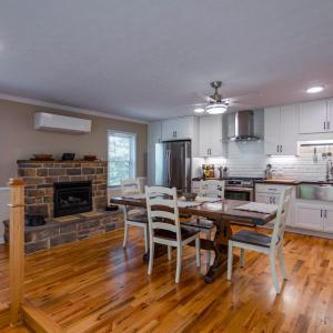 Eat in kitchen