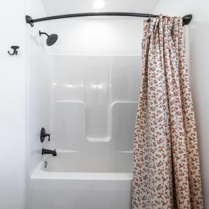 MLS 1645 N Lee HiWay-28
