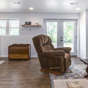 MLS 1645 N Lee HiWay-30
