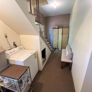 62.Hall:Laundry