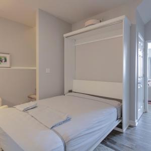 Brand new murphy bed