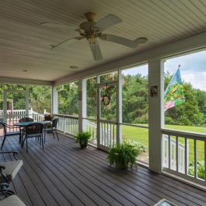 Screened in porch