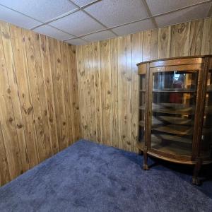 Office or crafting area