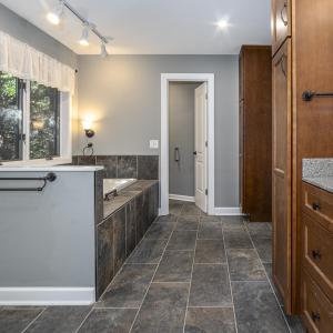 Primary Suite private w/c