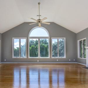 Great Rm with door to back deck