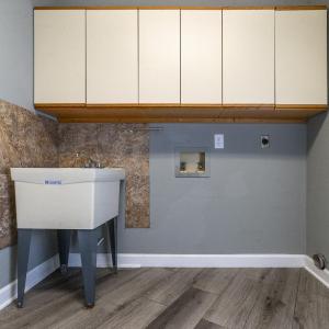 Laundry Rm with w/d hookups