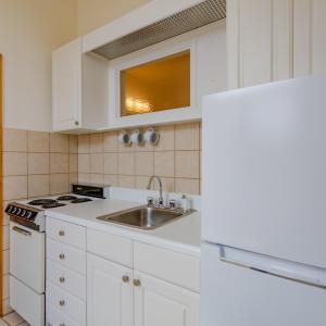 Guest Apt Kitchen