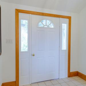 Guest Apt Foyer