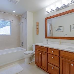 2nd Floor Bathroom