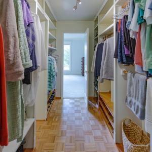 Walk-in Closet