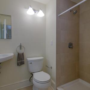 Bedroom 2 Ensuite Bath