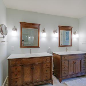 Main Ensuite Bathroom