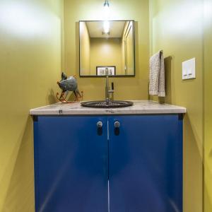 Lovely half bath