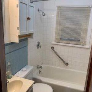 620 E 21st bath 1