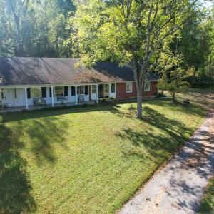 Farmhouse100125106