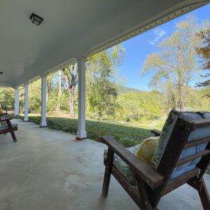 Farmhouse100125088