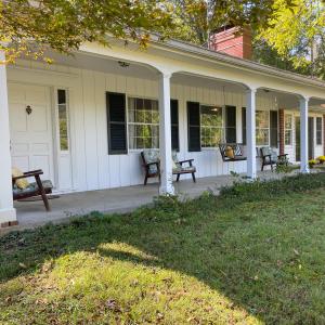 Farmhouse100125086