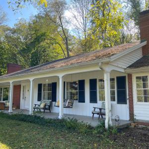 Farmhouse100125084