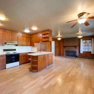 Farmhouse100125054