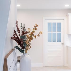 Front Entry to Kitchen