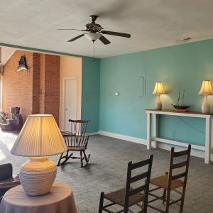 family rm with sunroom