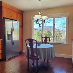 kitchen with House Mtn view