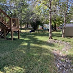 1847 Hawthorne baack yard, storage build