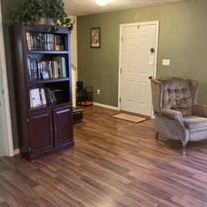 1847 Hawthorne Living room view 3