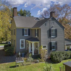 Side entry to Kitchen