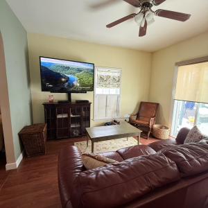 85E0701A-C1C3-4E00-99C1-61F9E486F5B7