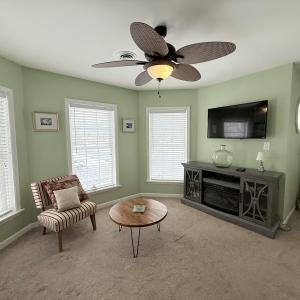 9B6CEB0C-9558-4DA4-B550-52CD210B3732