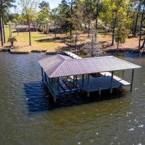 NEW COVERED BOAT LIFT