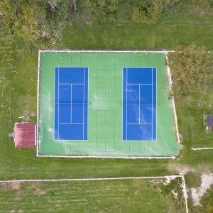 Tennis Courts / Pickle Ball Courts
