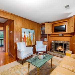 Guest Cottage Living Room