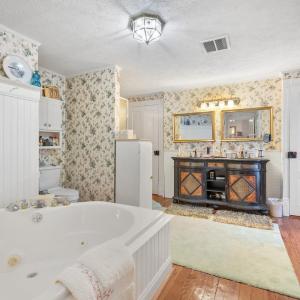 Photo #50 of 805 Longwood Avenue, Bedford, VA 1.1 acres