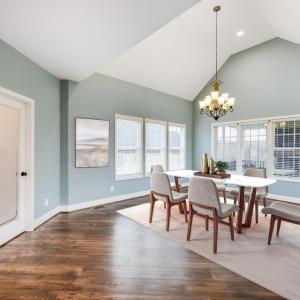 This room has been virtually staged.