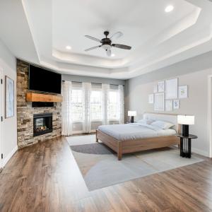 This room has been virtually staged.
