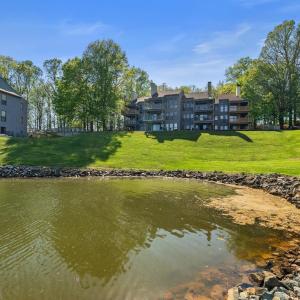 Photo #33 of 75 Dockside Circle, Moneta, VA