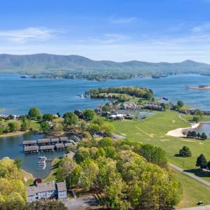 Photo #45 of 75 Dockside Circle, Moneta, VA
