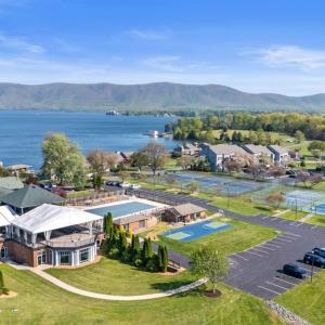 Photo #35 of 75 Dockside Circle, Moneta, VA