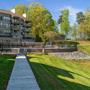 Photo #2 of 75 Dockside Circle, Moneta, VA