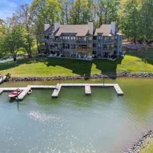 Photo #6 of 75 Dockside Circle, Moneta, VA