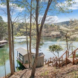 Photo #7 of 806 Cedar Key Lane, Huddleston, VA 1.7 acres